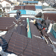 屋根葺き替え　工事中